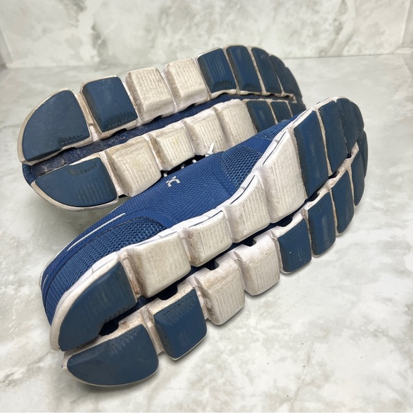 On Cloud Women’s Running Shoes Size 7 Navy Blue Lightweight Comfort Sneaker - Picture 7 of 11